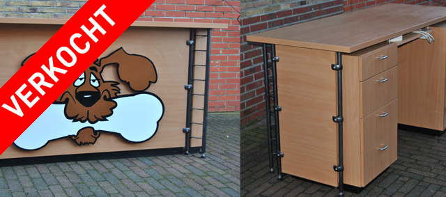 VERKOCHT: Mooi kassameubel met losse onderkasten